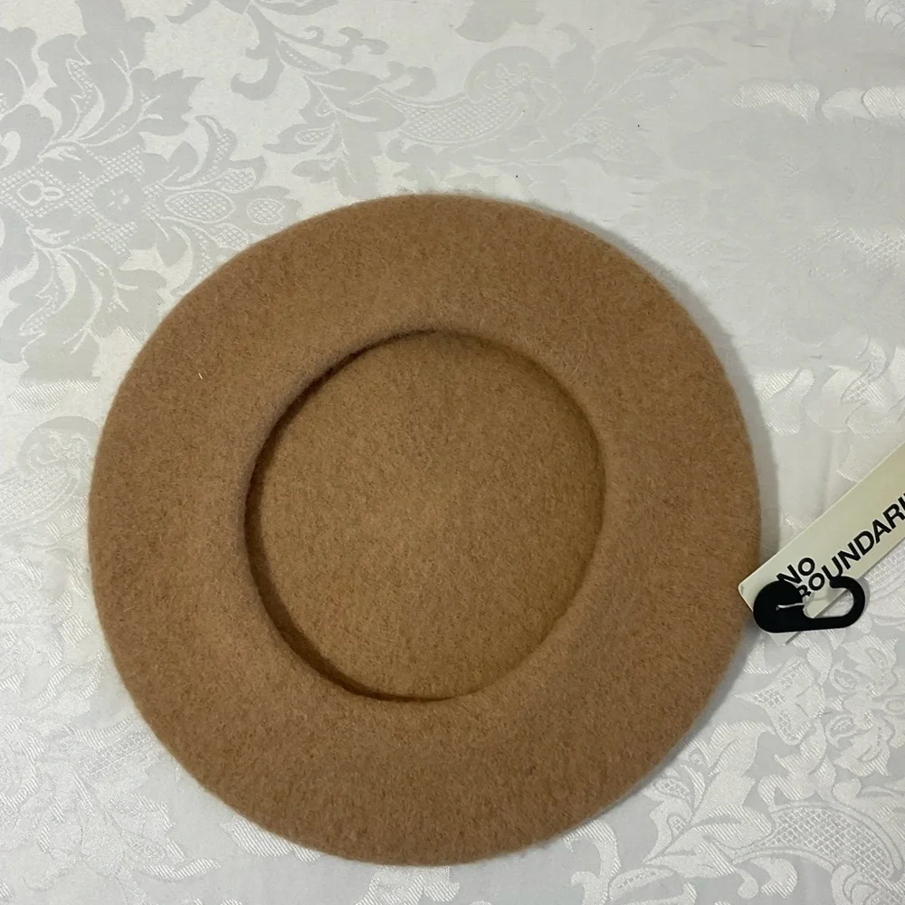 No Boundaries Women BERET Winter Hat Felt Camel New With Tag Classic